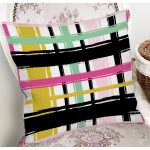 Beyaz Zemin Üzerinde Renkli Ekose Desenli Yastık Kırlent Kılıfı Realhomes