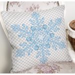 - 8400 - Realhomes  Renkli Ekose Zemin Üzerinde Kartanesi Desenli Dijital Baskılı Modern Yastık Kılıfı Realhomes