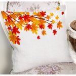 - 8459 - Realhomes Beyaz Zemin Üzerinde Sonbahar Temalı Yaprak Desenli Yastık Kırlent Kılıfı Realhomes