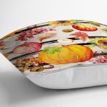 - 8521 - Realhomes Renkli Zemin Üzerinde Siyah Çizgili Bal Kabağı Desenli Yastık Kırlent Kılıfı Realhomes