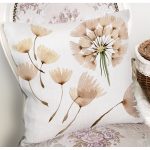 - 8583 - Realhomes Beyaz Zemin Üzerinde Çiçek Desenli Dijital Baskılı Modern Yastık Kırlent Kılıfı Realhomes