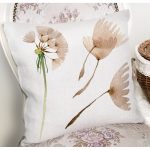 Beyaz Zemin Üzerinde Çiçek Desenli Dijital Baskılı Modern Yastık Kırlent Kılıfı Realhomes
