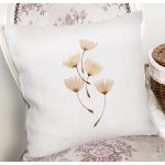 Beyaz Zemin Üzerinde Çiçek Desenli Dijital Baskılı Modern Yastık Kırlent Kılıfı Realhomes