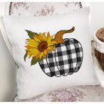 - 8635 - Realhomes  Beyaz Zemin Üzerinde Ayçiçek Desenli Ekoseli Balkabağı Yastık Kırlent Kılıfı Realhomes