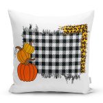 - 8636 - Realhomes Beyaz Zemin Üzerinde Ekose Desenli Balkabak Motifli Yastık Kırlent Kılıfı Realhomes