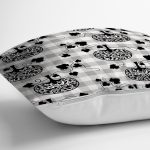 Beyaz Zemin Üzerinde Gri Ekose Desenli Balkabağı Desenli Yastık Kırlent Kılıfı Realhomes