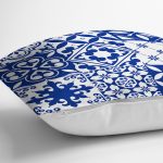 - 8755 - Realhomes Beyaz Zemin Üzerinde Çini Desenli Dijital Baskılı Modern Yastık Kırlent Kılıfı Realhomes