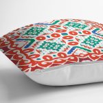 - 8767 - Realhomes Beyaz Zemin Üzerinde Çini Desenli Dijital Baskılı Modern Yastık Kırlent Kılıfı Realhomes