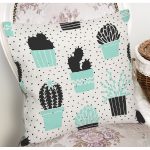 Beyaz Zemin Üzerinde Siyah Puantiyeli Kaktüs Desenli Yastık Kırlent Kılıfı Realhomes