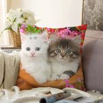 - Sonil-K-15-Gorsel1 - Realhomes  Sevimli Kediler Dijital Baskılı Dekoratif Raşel Kadife Yastık Kırlent Kılıfı Realhomes