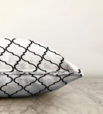 Siyah Beyaz Ogea Desenli Dekoratif Raşel Kadife Yastık Kırlent Kılıfı Realhomes