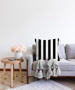 Siyah Beyaz Çizgili Dekoratif Raşel Kadife Yastık Kırlent Kılıfı Realhomes