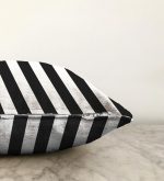 Siyah Beyaz Çizgili Dekoratif Raşel Kadife Yastık Kırlent Kılıfı Realhomes