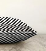 Siyah Beyaz Ekose Desenli Dekoratif Raşel Kadife Yastık Kırlent Kılıfı Realhomes