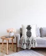 - Sonil-K-2027-Gorsel2 - Realhomes Siyah Beyaz Ananas Dijital Baskılı Dekoratif Raşel Kadife Yastık Kırlent Kılıfı Realhomes