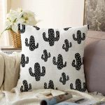 Siyah Beyaz Kaktüs Desenli Dekoratif Raşel Kadife Yastık Kırlent Kılıfı Realhomes