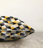- Sonil-K-2065-Gorsel3 - Realhomes Üçgen Mozaik Desenli Dijital Baskılı Raşel Kadife Yastık Kırlent Kılıfı Realhomes