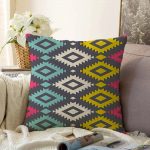 Renkli Geometrik Desenli Dijital Baskılı Raşel Kadife Yastık Kırlent Kılıfı Realhomes