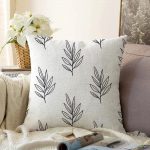 Beyaz Temalı Yaprak Çizimi Motifli Dijital Baskılı Raşel Kadife Kırlent Kılıfı Realhomes