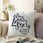 - Sonil-K-2104-Gorsel1 - Realhomes Love Story Yazı Desenli Dijital Baskılı Dekoratif Raşel Kadife Yastık Kılıfı Realhomes