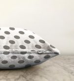 - Sonil-K-2152-Gorsel3 - Realhomes Gri Puantiyeli Dijital Baskılı Modern Raşel Kadife Yastık Kırlent Kılıfı Realhomes