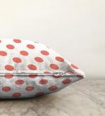 - Sonil-K-2156-Gorsel3 - Realhomes  Yavru Ağzı Puantiyeli Dijital Baskılı Dekoratif Raşel Kadife Yastık Kılıfı Realhomes