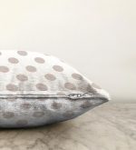 - Sonil-K-2160-Gorsel3 - Realhomes  Gri Renkli Puantiyeli Dijital Baskılı Dekoratif Raşel Kadife Yastık Kılıfı Realhomes