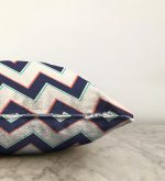 - Sonil-K-2196-Gorsel3 - Realhomes  Renkli Zigzag Desenli Dijital Baskılı Dekoratif Raşel Kadife Kırlent Kılıfı Realhomes