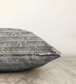 - Sonil-K-2234-Gorsel3 - Realhomes  Modern Siyah Beyaz Desenli Dijital Baskılı Raşel Kadife Kırlent Kılıfı Realhomes