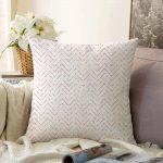 - Sonil-K-2235-Gorsel1 - Realhomes  Fuşya Renkli Zigzag Desenli Dijital Baskılı Modern Raşel Kadife Kırlent Kılıfı Realhomes