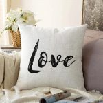 Love Yazı Desenli Dijital Baskılı Dekoratif Raşel Kadife Yastık Kırlent Kılıfı Realhomes