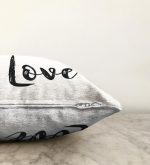 Love Yazı Desenli Dijital Baskılı Dekoratif Raşel Kadife Yastık Kırlent Kılıfı Realhomes