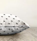 - Sonil-K-2247-Gorsel3 - Realhomes Beyaz Zeminli Yıldız Desenli Dijital Baskılı Dekoratif Raşel Kadife Yastık Kılıfı Realhomes