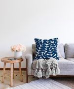 Lacivert Yaprak Desenli Dijital Baskılı Dekoratif Raşel Kadife Yastık Kılıfı Realhomes