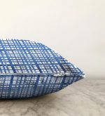 - Sonil-K-2287-Gorsel3 - Realhomes  Mavi Çizgiler Desenli Dijital Baskılı Dekoratif Raşel Kadife Yastık Kılıfı Realhomes