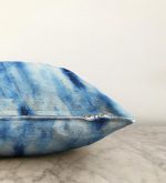 - Sonil-K-2292-Gorsel3 - Realhomes  Mavi Renkli Ebru Desenli Dijital Baskılı Modern Raşel Kadife Yastık Kılıfı Realhomes