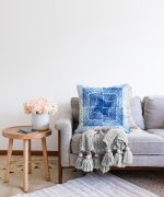 - Sonil-K-2300-Gorsel2 - Realhomes  Mavi Kareli Resimli Dijital Baskılı Modern Raşel Kadife Kırlent Kılıfı Realhomes