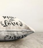 - Sonil-K-2327-Gorsel3 - Realhomes Made With Love Yazı Desenli Modern Raşel Kadife Kırlent Kılıfı Realhomes