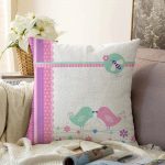 - Sonil-K-2336-Gorsel1 - Realhomes Pembe Mavi Kuşlar Dijital Baskılı Raşel Kadife Yastık Kırlent Kılıfı Realhomes