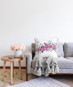 Şarmaşık Gül Desenli Kuş Motifli Dijital Baskılı Raşel Kadife Yastık Kırlent Kılıfı Realhomes