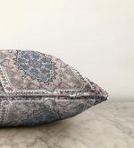 - Sonil-K-2376-Gorsel3 - Realhomes Hint Halı Çizimli Dijital Baskılı Raşel Kadife Yastık Kırlent Kılıfı Realhomes