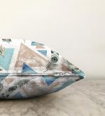 - Sonil-K-2395-Gorsel3 - Realhomes Kuş Tüyü Motifli Geometrik Şekiller Dijital Baskılı Raşel Kadife Yastık Kırlent Kılıfı Realhomes