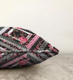 - Sonil-K-2404-Gorsel3 - Realhomes Kare Puan Çizimli Dekoratif Dijital Baskılı Raşel Kadife Kırlent Kılıfı Realhomes