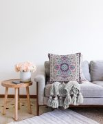 - Sonil-K-2413-Gorsel2 - Realhomes  Kare Çini Motifli Modern Dijital Baskılı Raşel Kadife Yastık Kılıfı Realhomes