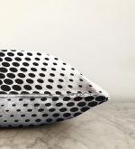 Siyah Beyaz İri Puanlı Raşel Kadife Yastık Kırlent Kılıfı Realhomes