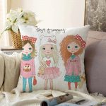 - Sonil-K-2476-Gorsel1 - Realhomes Best Friends Motifli Dekoratif Raşel Kadife Yastık Kırlent Kılıfı Realhomes