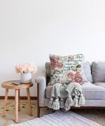 - Sonil-K-2478-Gorsel2 - Realhomes  Mavi Çizgi Desenli Kavaniçe Çiçek Motifli Raşel Kadife Yastık Kırlent Kılıfı Realhomes