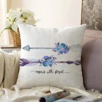 - Sonil-K-2486-Gorsel1 - Realhomes Mavi Ok Çizimli Çiçek Desenli Dekoratif Raşel Kadife Yastık Kırlent Kılıfı Realhomes