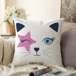 - Sonil-K-2491-Gorsel1 - Realhomes Süper Cat Motifli Modern Dijital Baskılı Raşel Kadife Yastık Kılıfı Realhomes