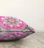 - Sonil-K-2541-Gorsel3 - Realhomes  Çiçek Halkası Motifli Modern Dijital Baskılı Raşel Kadife Yastık Kılıfı Realhomes